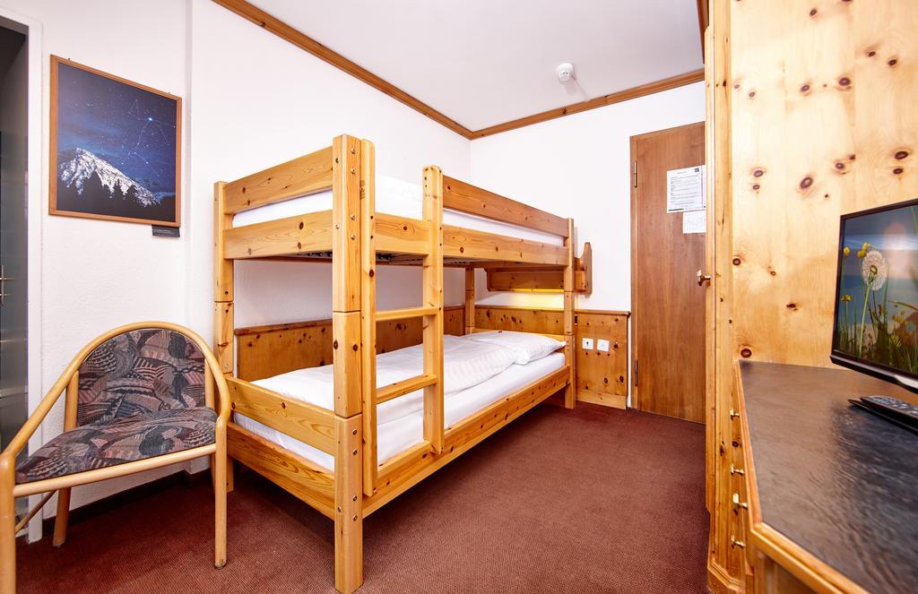 Basic Hotel Arosa Hotel 2*