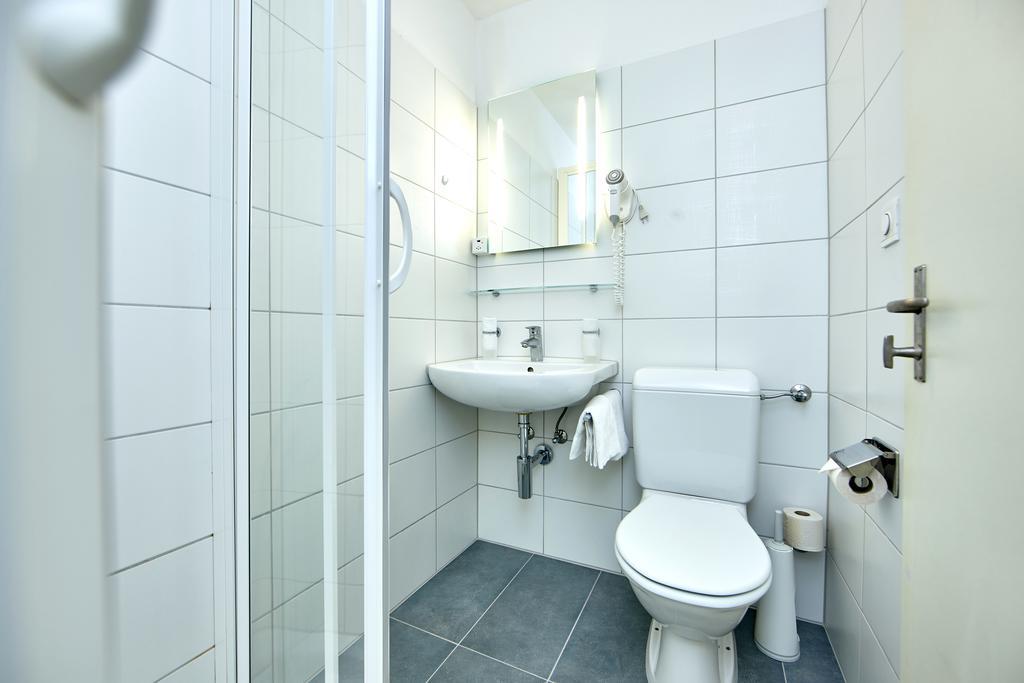 Basic Hotel Arosa Hotel 2*