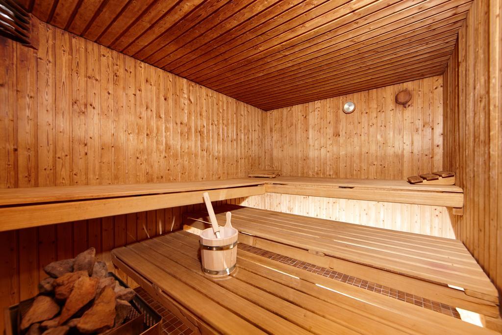 Basic Hotel Arosa Hotel